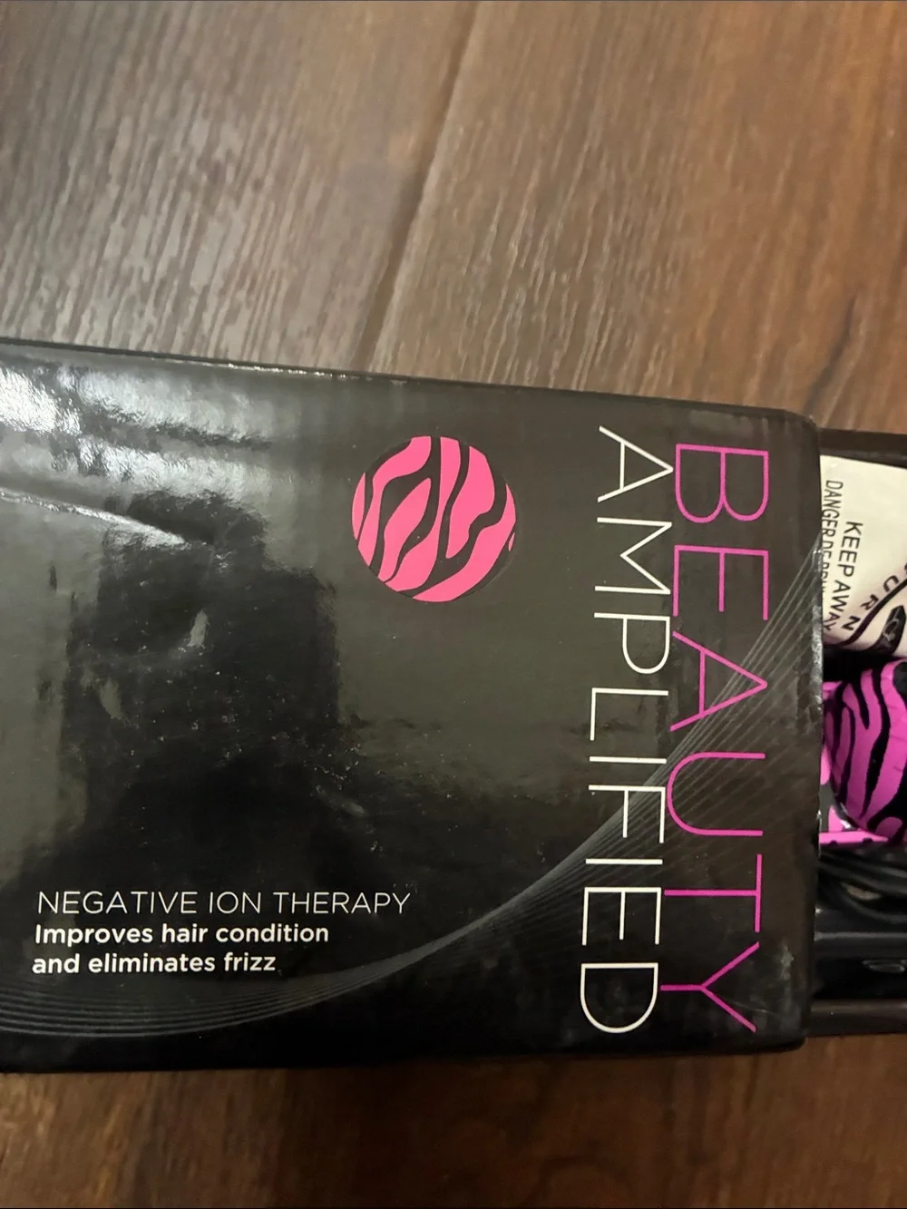NEW Style House Beauty Amplified Professional Styling Flat Iron Hot Pink ZEBRA